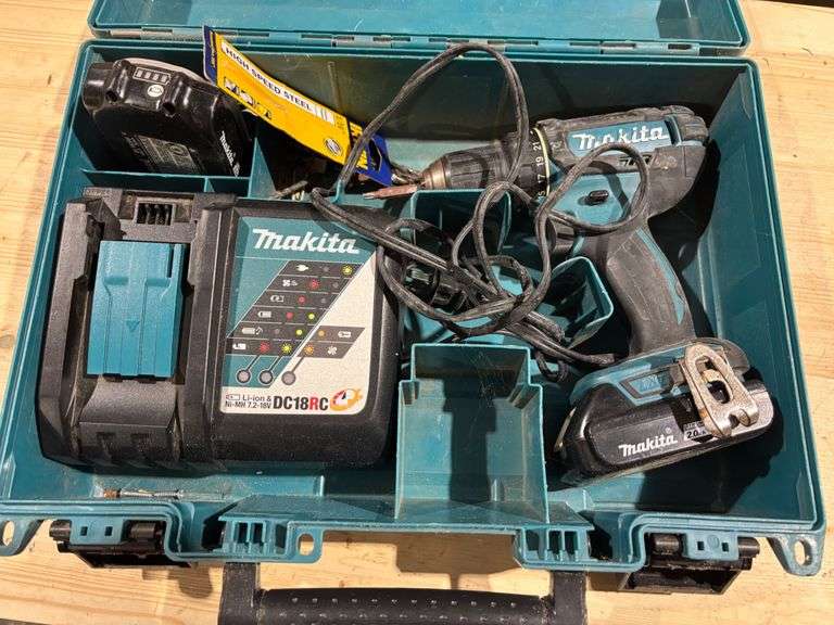 Makita XFD10 Cordless Drill Set with Charger and Case