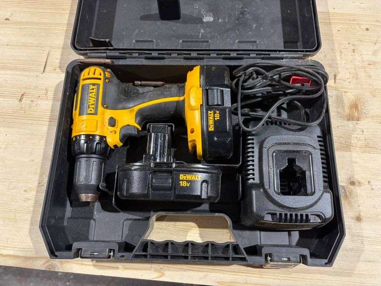 DeWalt DC720 18V Cordless Drill/Driver Kit with Batteries and Charger