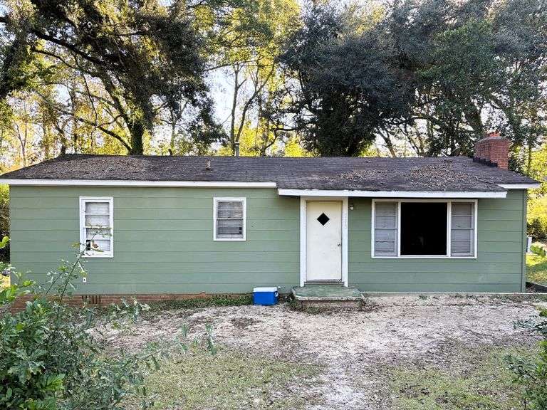 583 Curtis Street Swainsboro, GA 