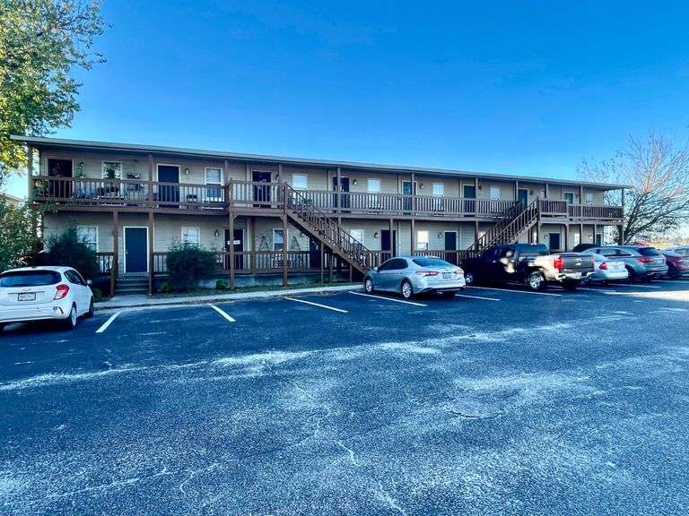 16 Unit Apartment Complex: Statesboro, GA 