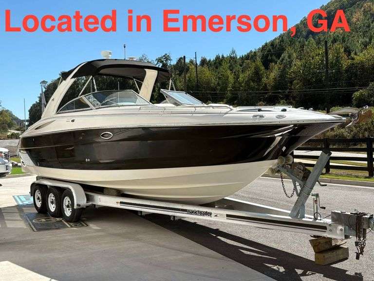 2007 Monterey 298 SS Sport Boat with Twin Volvo Penta Engines with less than 60 hours on engines
