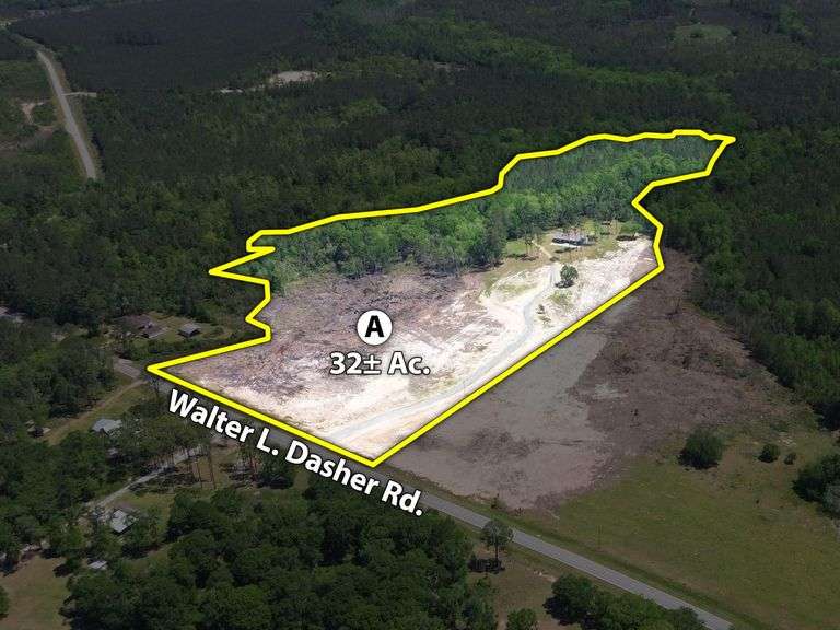 32 acres, Creek House Event Center