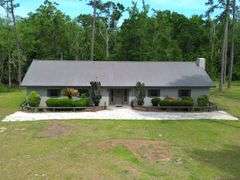 32 acres, Creek House Event Center