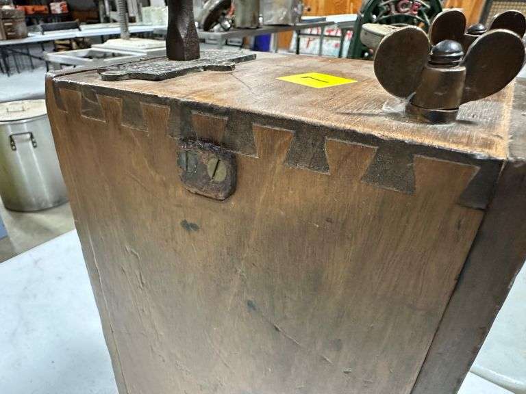 Wooden Julius Smith Igniting Dynamo