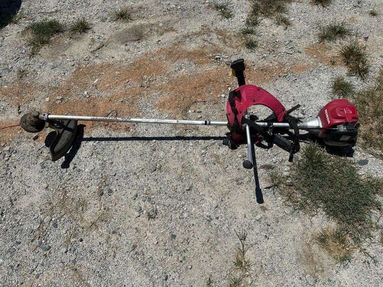 Honda 4-Stroke Gas-Powered String Trimmer with Shoulder Harness