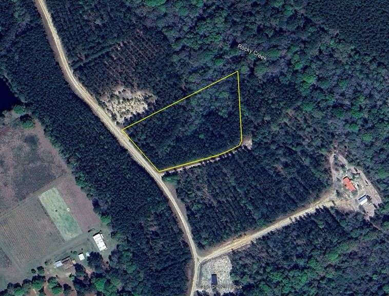 5 acre lot: 755 Southside Drive, Lyons, GA