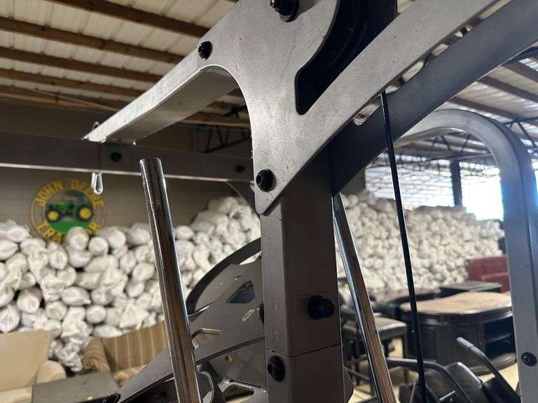 Nautilus Weight Lifting Machine (Missing Parts)