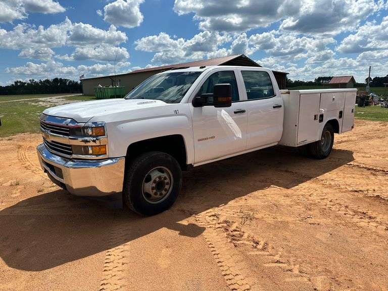 2016 Chevrolet Silverado 3500HD Crew Cab Service Truck
