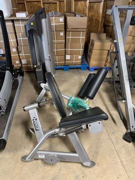 Hoist Dual Series Leg Extension and Leg Curl Machine