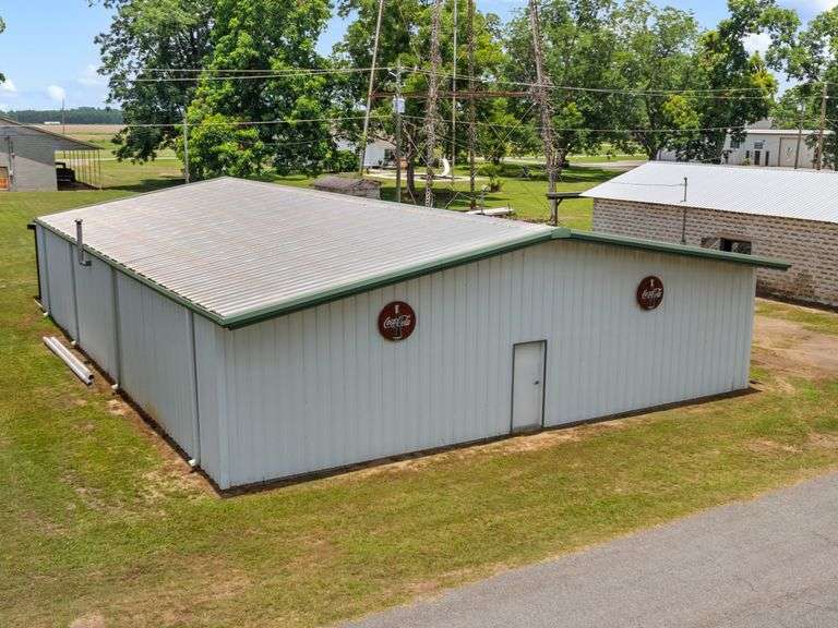 3500 sq ft warehouse, Main Street, Montrose, GA