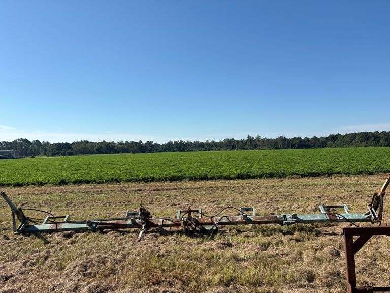 3 Point Hitch 26.5' Toolbar with Row Markers - 4" x 7"