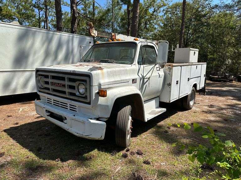 1990 GMC C6000 Service Truck with Crane