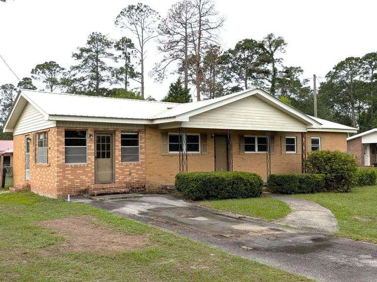 526 Soloman Street, Swainsboro, GA