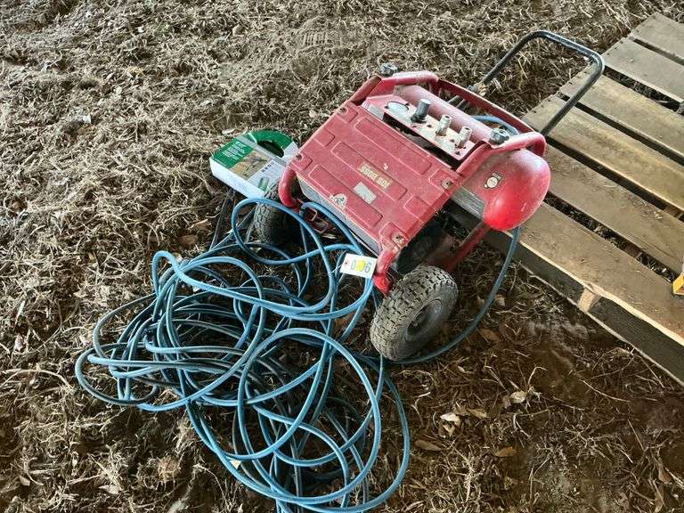 Job Boss Portable Air Compressor with Hoses