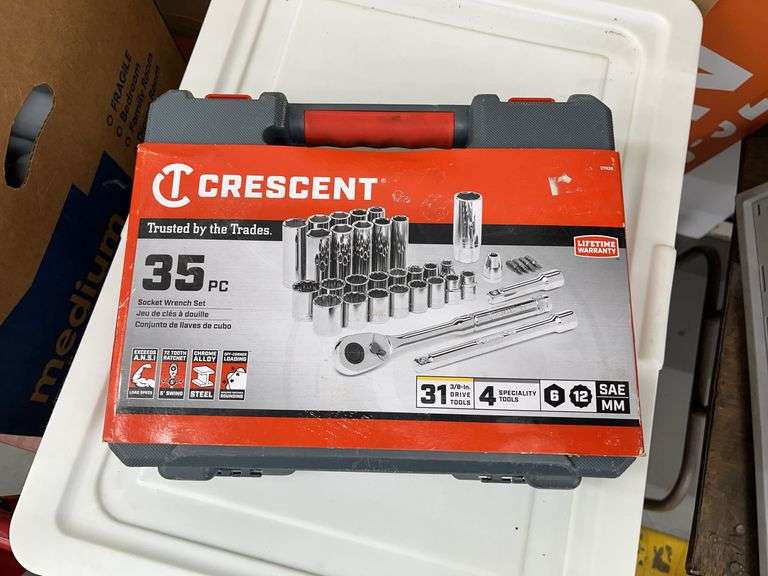 Crescent 35 piece socket wrench set with case