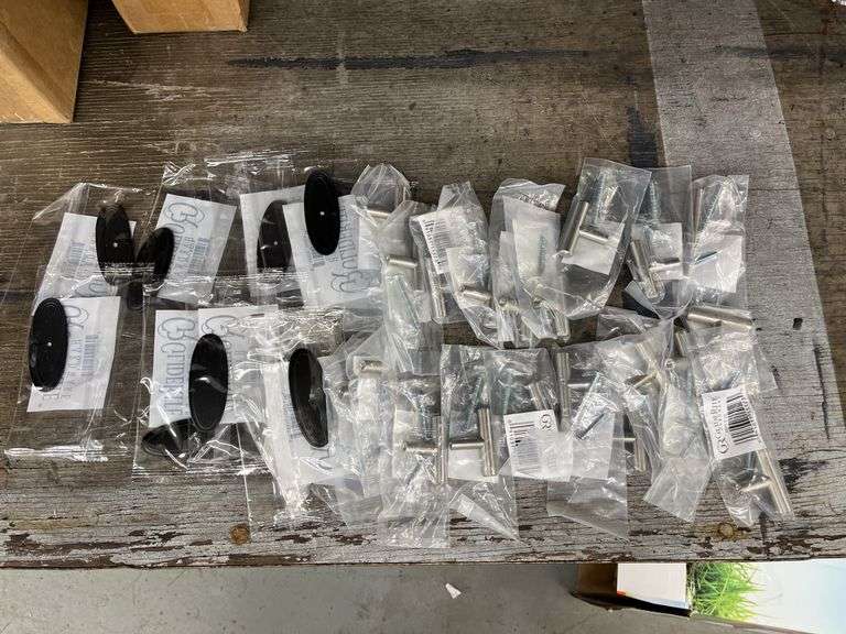 Lot of 30 drawer pulls