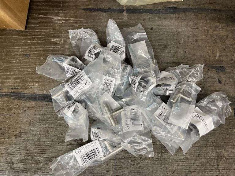Lot of 20 drawer pulls