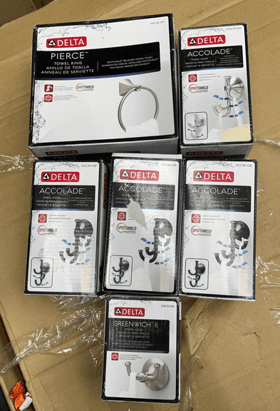 Delta towel hooks and towel ring lot of 6 new