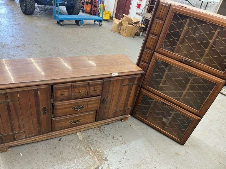 Dining room Hutch