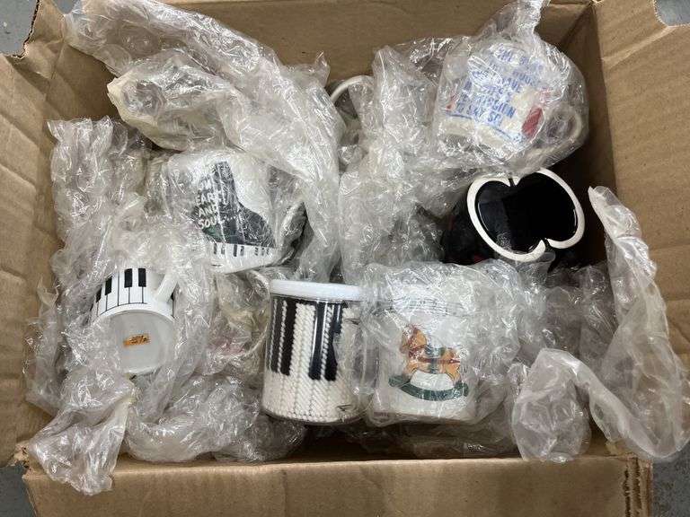 Box of coffee cups