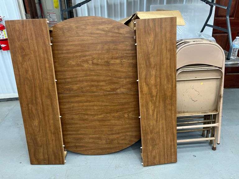Table top( no legs) and metal chairs