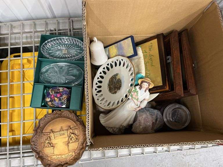 Collectibles miscellaneous lot