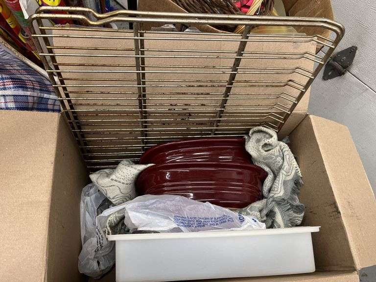 Baking dishes storage containers