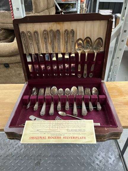 Rogers Silverplate set silverware