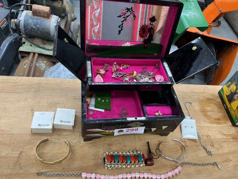 Jewelry box