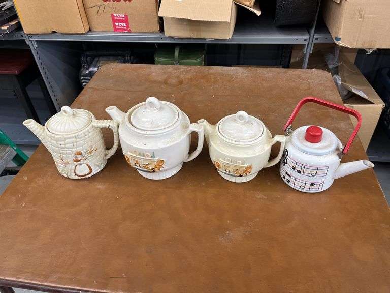 Tea kettles lot of 4