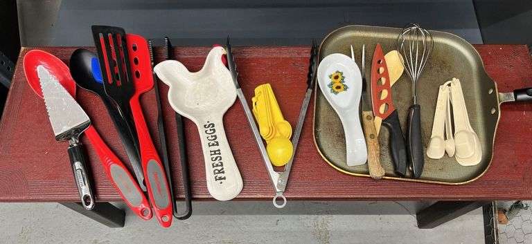 Kitchen accessories ( bench not included)