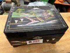 Jewelry box