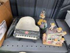 2 musical decorations and large piano container lot