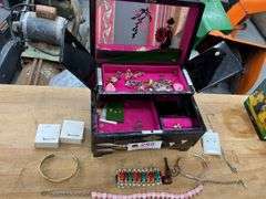 Jewelry box