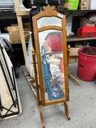 Mirror jewelry cabinet