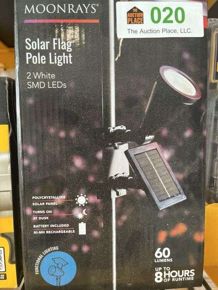 Solar flag pole light