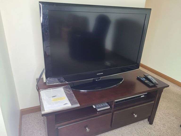 Samsung TV & Entertainment Center