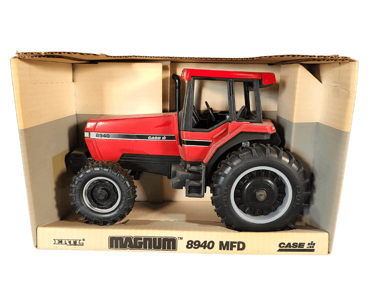 ERTL Magnum 8940 MFD CASE IH Die-cast Tractor