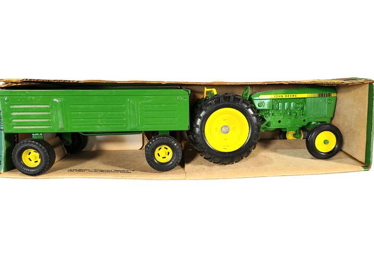 John Deere Utility Tractor & Wagon 1/16 Scale Replica