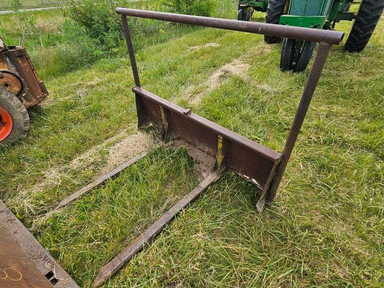Skid-steer bale spear