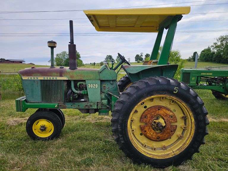 1964 John Deere 3020 with metal umbrella