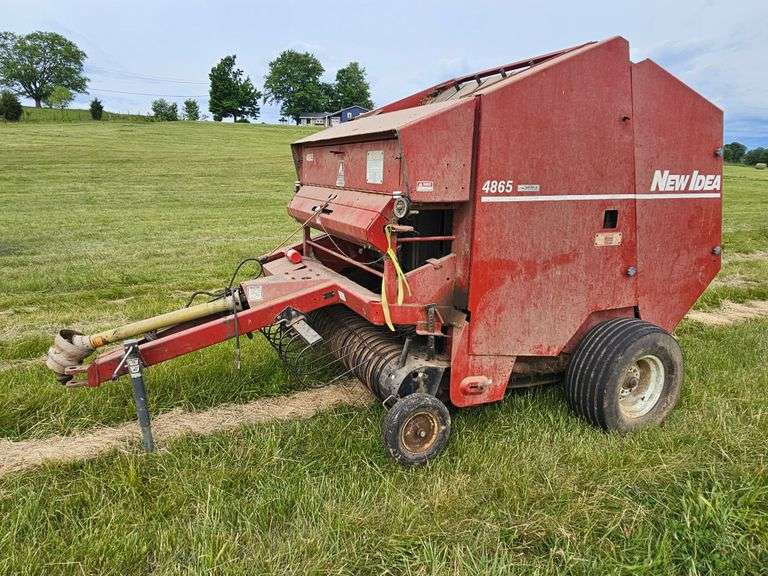 1995 Agco New Idea 4865 round baler