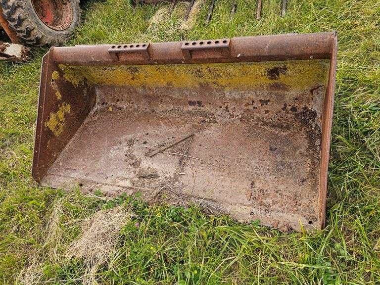 Skid-steer bucket