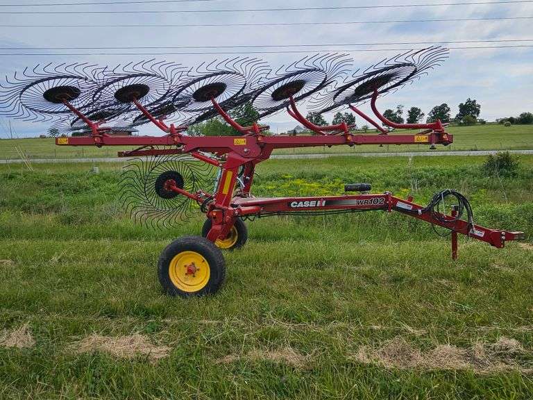 2022 Case IH WR102 hay rake