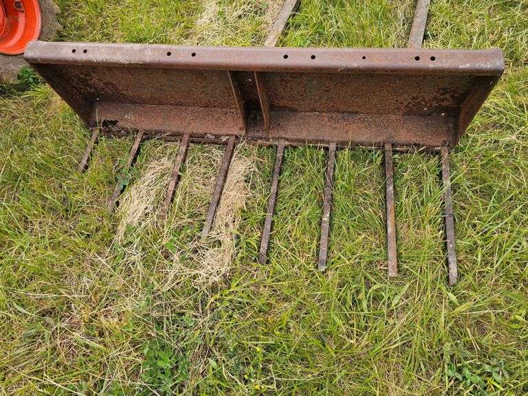 Skid-steer 8-prong silage or dry-manure fork attachment