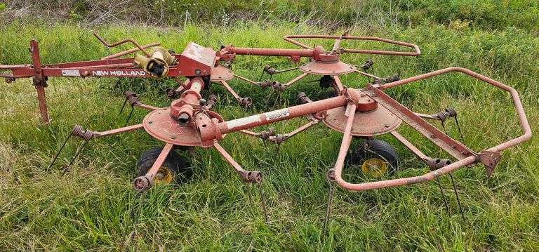 New Holland 163 hay rake