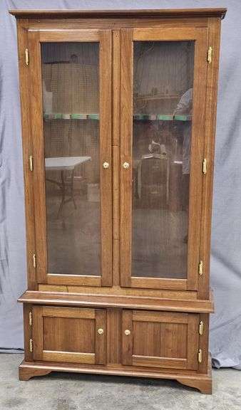 10-long-gun Gun cabinet.