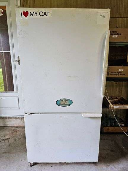 Amana 20.4 cu. ft. refrigerator freezer