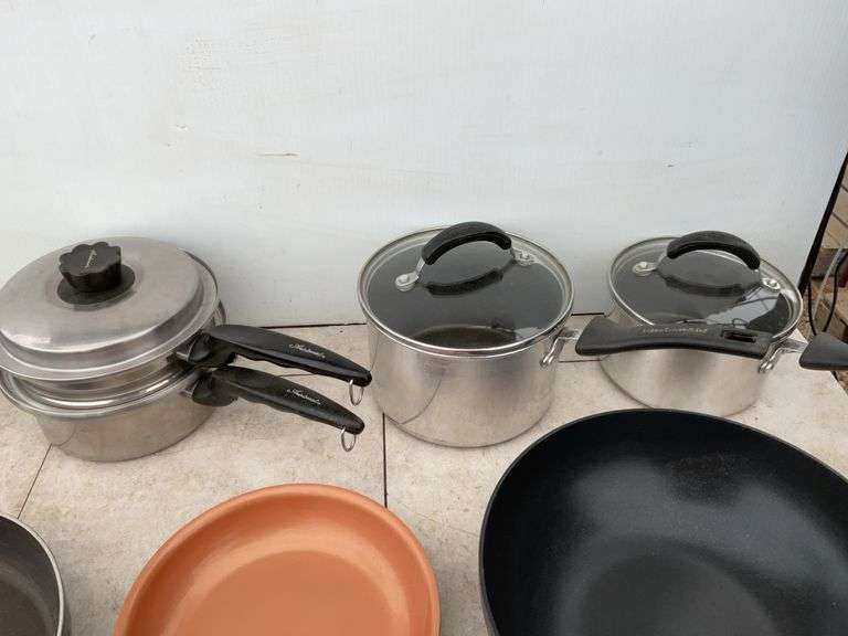 KitchenAid pot, miscellaneous fry pans