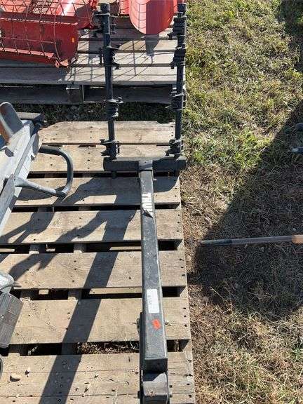 Hitch mounted bike carrier